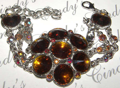 STUNNING LUCITE CRYSTAL BEAD BRACELET!