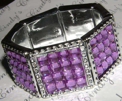 STUNNING LUCITE CRYSTAL BEAD BRACELET!