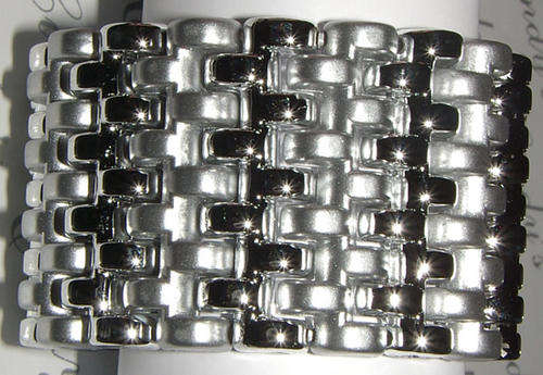 STUNNING LUCITE  BEAD BRACELET!