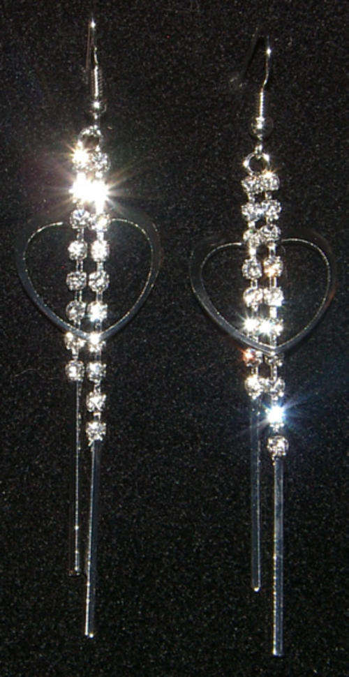 **STUNNING**  SILVER DANGLING EARRINGS!