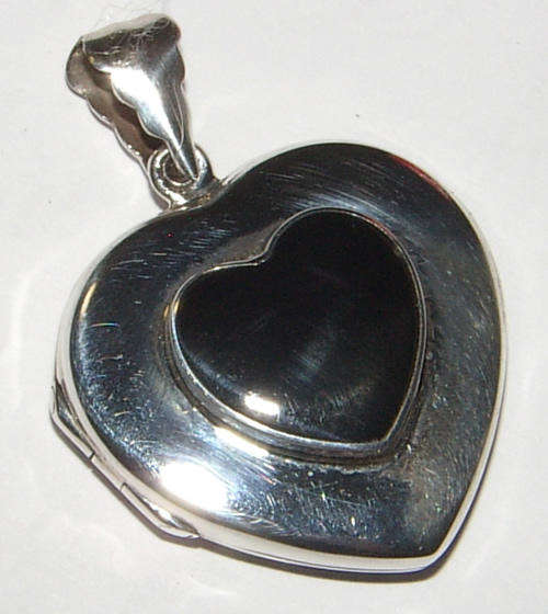 NATURAL ONYX STERLING SILVER HEART LOCKET