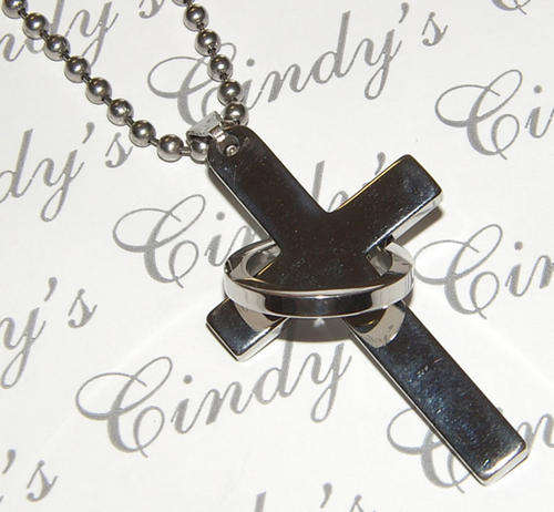 MODERN UNISEX STAINLESS STEEL CROSS WITH CHAIN
