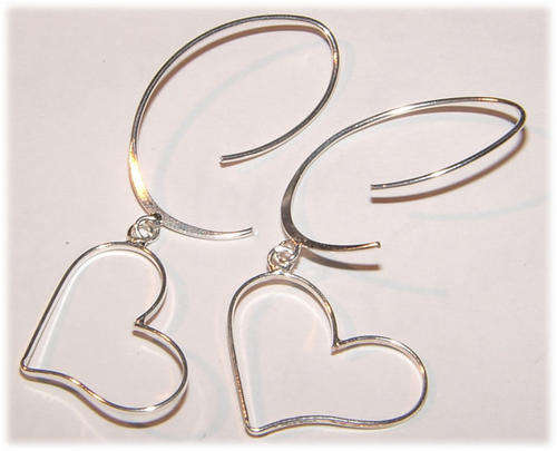 SILVER DANGLING EARRINGS!