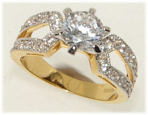 BEAUTIFUL SOLITAIRE FINE 18K GOLD GP ENGAGEMENT RING - EXCELLENT QUALITY!