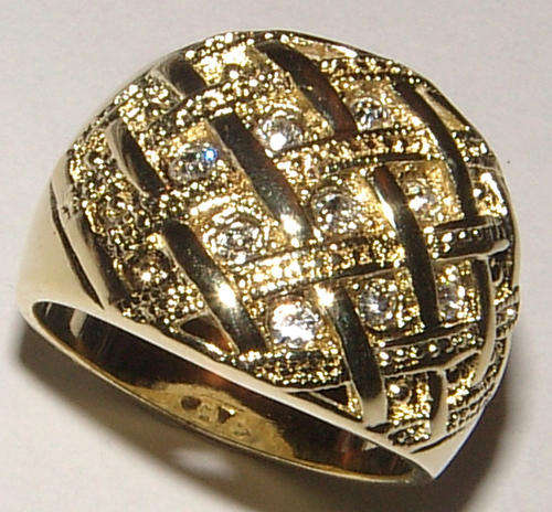 *** STUNNING*** DESIGNER INSPIRED LADIES DRESS RING!!!