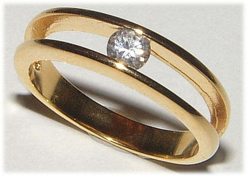 *** STUNNING*** DESIGNER INSPIRED LADIES DRESS RING!!!