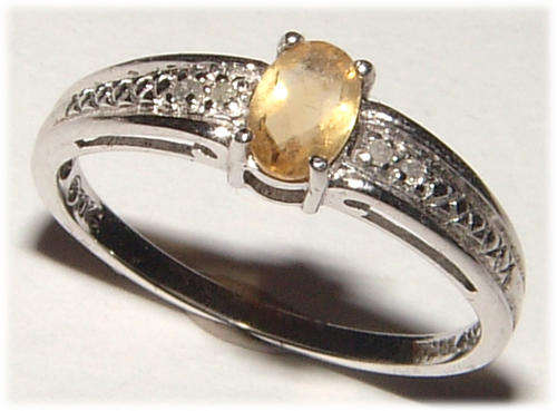 *** EYE CATCHING DESIGN!*** - CITRINE AND DIAMOND SOLID GOLD RING.
