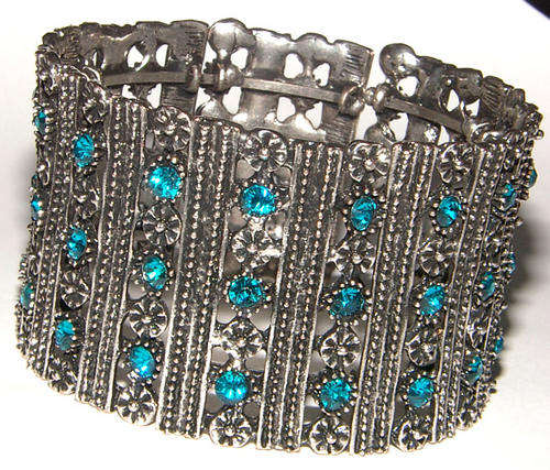 DESIGNER INSPIRED FANCY LADIES HINGED BANGLE WITH  CRYSTALS!