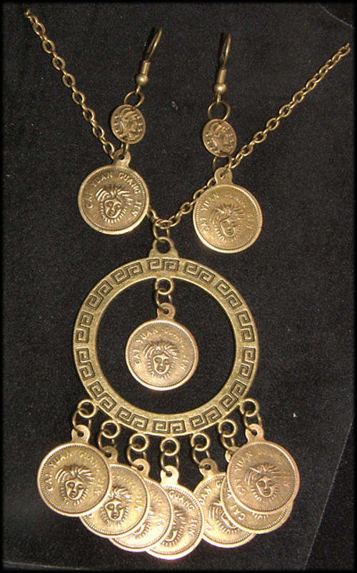 ***BEAUTIFUL IN BRONZE!!*** Necklace and Earrings Set!