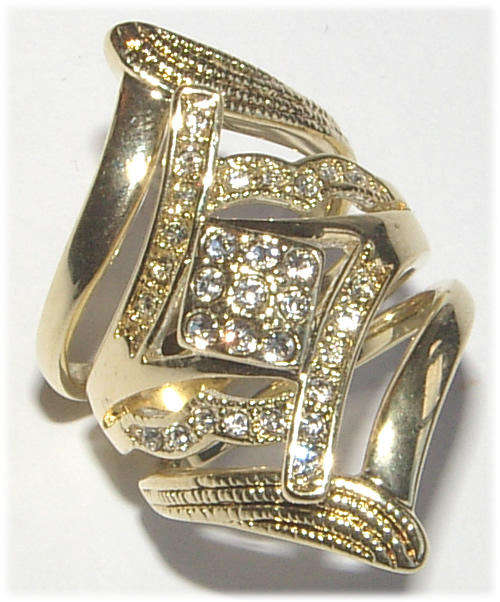 *** STUNNING*** DESIGNER INSPIRED LADIES RING SET!!!