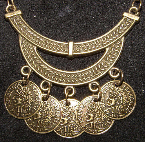 ***LOOK!!!*** BEAUTIFUL BRONZE Necklace and Earrings Set!