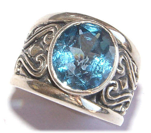 ***NATURAL TOPAZ*** LONDON BLUE TOPAZ STERLING SILVER RING.