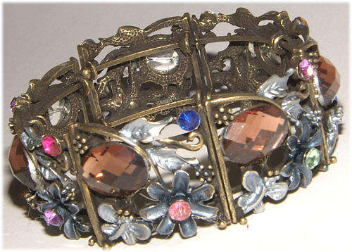 DESIGNER INSPIRED FANCY LADIES HINGED BANGLE!