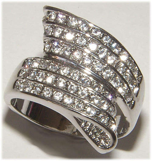BEAUTIFUL RHINESTONE ENCRUSTED DRESS RING - ***NEW***!