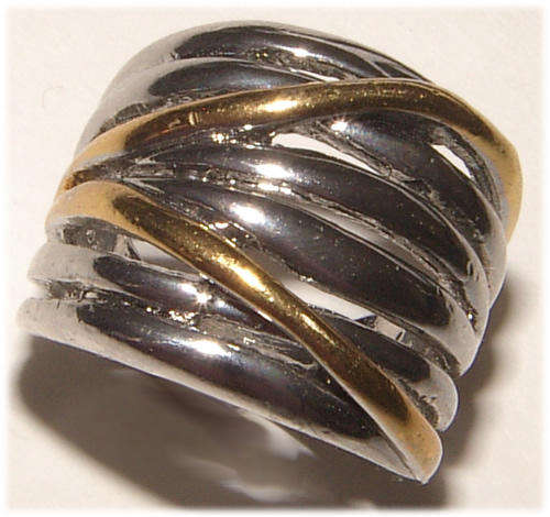***WOAW!!!*** GORGEOUS TWO-TONE DRESS RING - NEW!