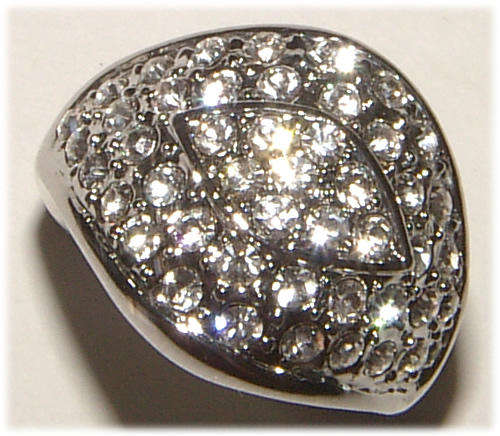 BEAUTIFUL RHINESTONE ENCRUSTED DRESS RING - ***NEW***!