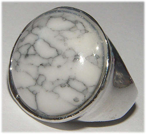 *** BOLD IS BEAUTIFUL!!*** SILVER  BLING  RING - NEW!