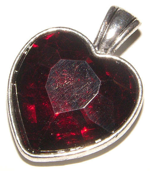 ***STUNNING!!!*** CRYSTAL HEART ENHANCER WITH OPENING BAIL!