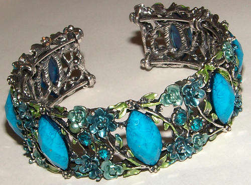 DESIGNER INSPIRED FANCY LADIES HINGED BANGLE!