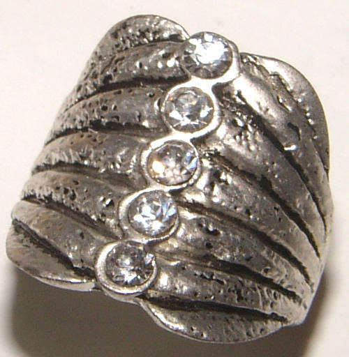 ***EYE CATCHING!!!*** PEWTER DRESS RING - NEW!