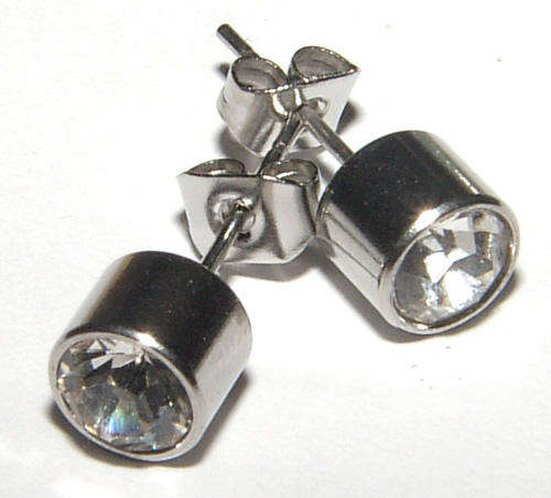***NON - ALLERGIC!!!*** PRETTY STAINLESS STEEL STUD EARRINGS!