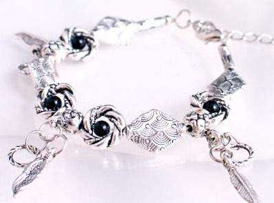***STUNNING DESIGN!!*** NATURAL JADE CHARM BRACELET!!