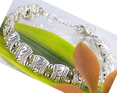 ***STUNNING DESIGN!!*** TIBETAN SILVER BRACELET!!