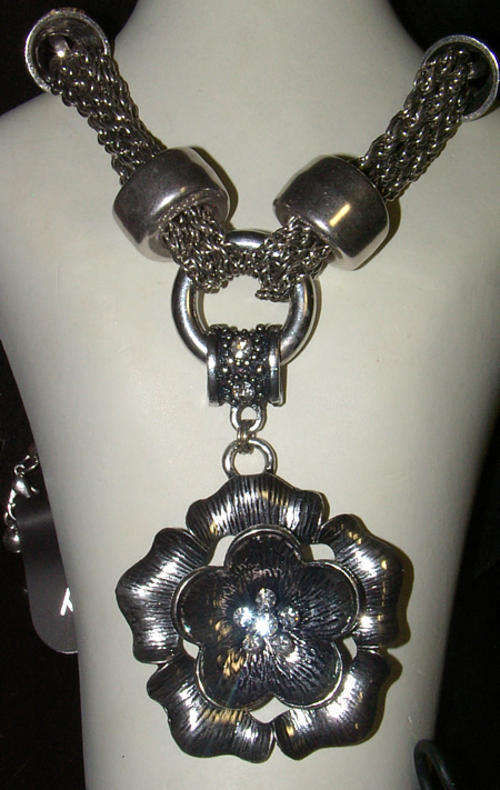 ***STUNNING DESIGN!!*** BEAUTIFUL TIBETAN SILVER NECKLACE!!!