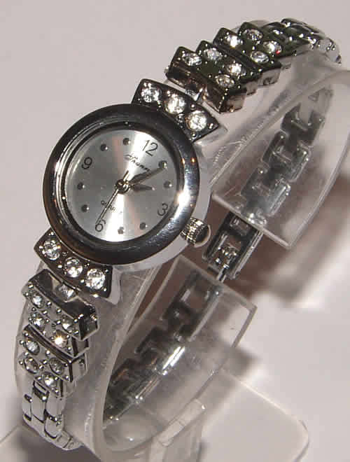 ELEGANT LADIES  WATCH FROM THE  SHUNRI QUARTZ  COLLECTION!