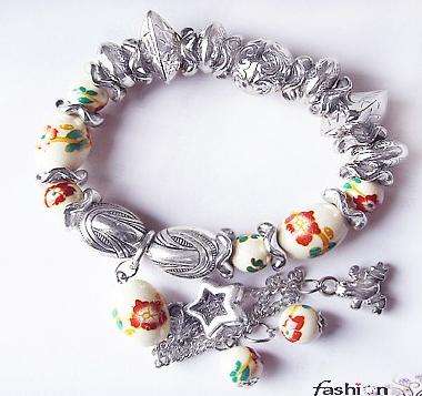 ***CHARM-ING!! STUNNING LAMPWORK GLASS STRETCHY BRACELET WITH NATURAL GEMSTONES!!