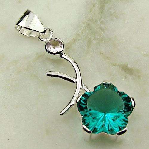 ***NATURAL GEMSTONES!!!***STUNNING NATURAL GREEN QUARTZ IN STERLING SILVER PENDANT!!!