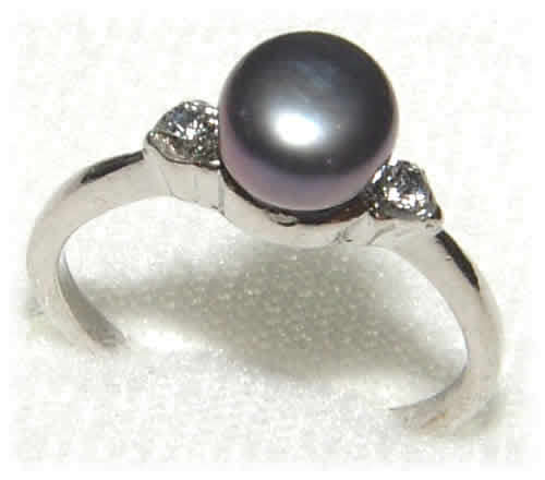 ***ELEGANT!!!*** NATURAL FRESHWATER PEARL SOLITAIRE RING!