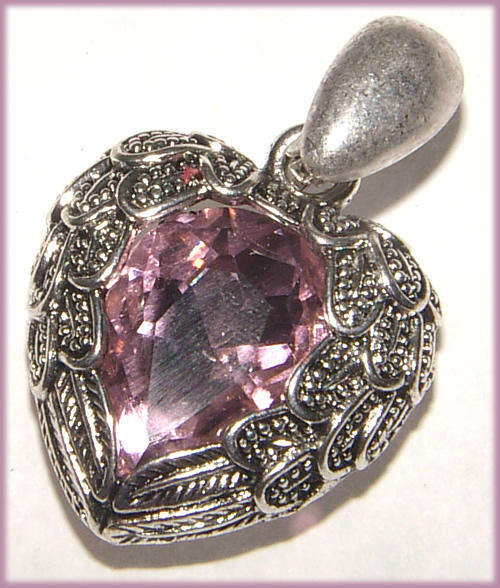 ***STUNNING!!!*** CRYSTAL HEART  ENHANCER WITH OPENING BAIL!