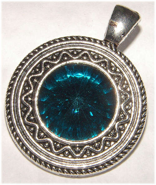 ***BRAND NEW!!!*** STUNNING  CRYSTAL  ENHANCER WITH OPENING BAIL!