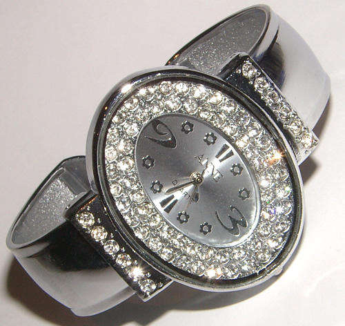 ELEGANT LADIES  WATCH FROM THE  ANNE CRYSTAL  COLLECTION!