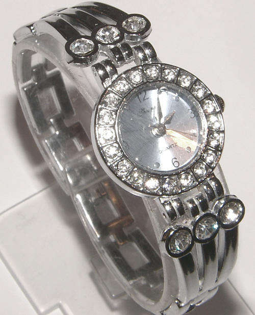 ELEGANT LADIES  WATCH FROM THE  SHUNRI QUARTZ  COLLECTION!