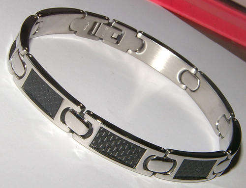 ***STUNNING!!*** Charming Gents Bracelet Crafted in Stainless Steel!