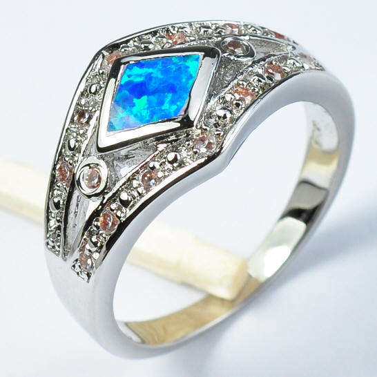 ***NATURAL GEMSTONES!!!***STUNNING NATURAL OPAL IN STERLING SILVER RING!!!