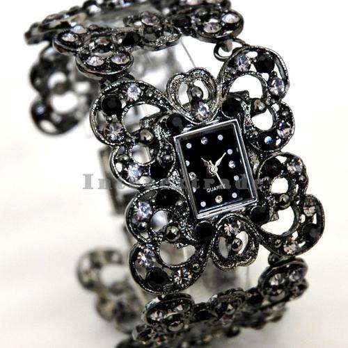 ***A WOAW ACCESSORY!*** ELEGANT CRYSTAL ENCRUSTED LADIES WRIST WATCH WITH GOTHIC DETAIL!