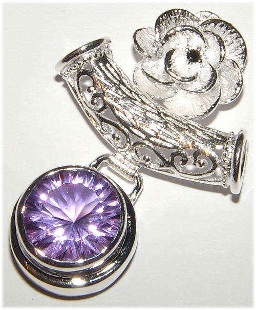 ***BEAUTIFUL DESIGN!!!***STUNNING NATURAL AMETHYST IN STERLING SILVER PENDANT!!!