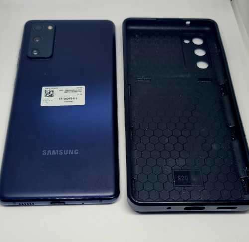 Samsung S20FE AS NEW 6 MONTHS YOUNG DUAL SIM ALL NETWORK