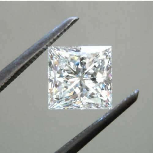 Moissanite 1ct Princess cut with certificate
