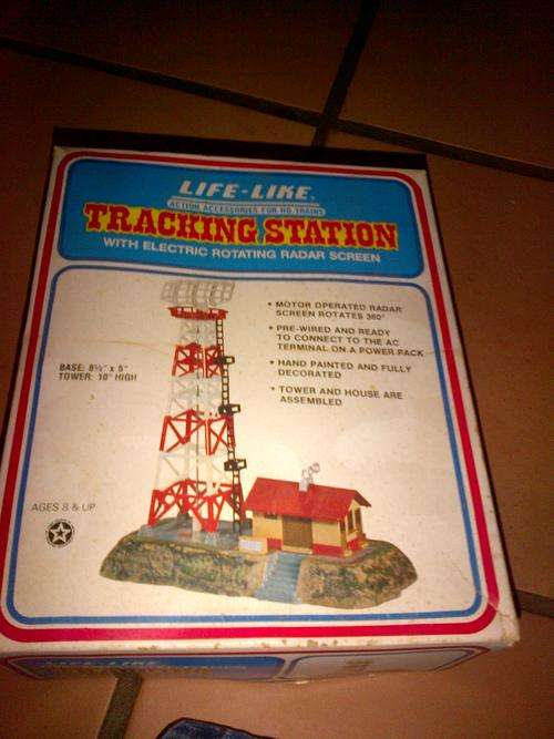 Life-Like Radar Tracking Station 1:87 HO Scale