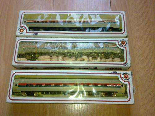 Bachmann HO 3 Amtrak Passenger cars