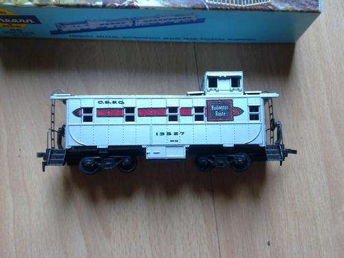 Athearn HO American Caboose - Burlington Route