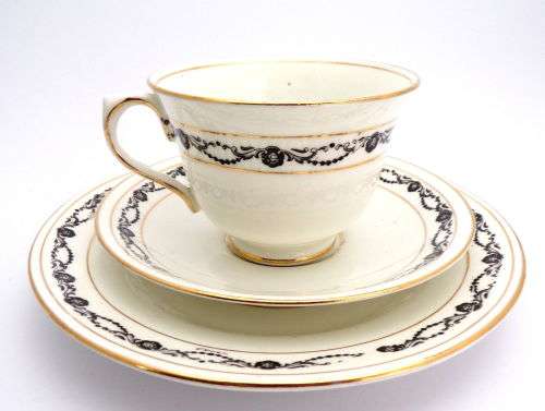 Stunning 1917 Royal Albert TC Wilde Unnamed Pattern Tea Trio