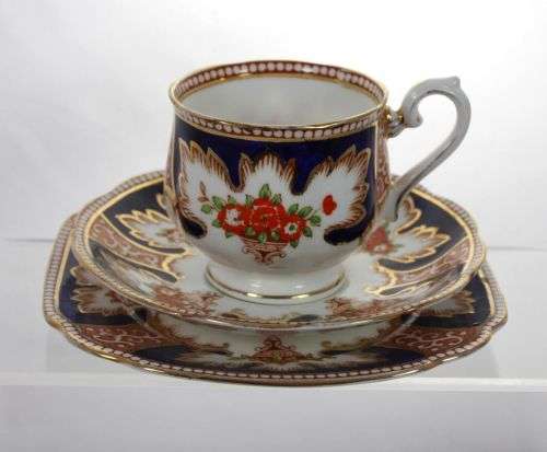 Stunning & Rare Royal Albert 1930's Royalty Tea Trio !