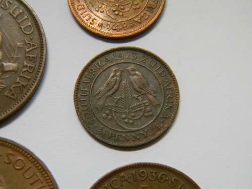 Group of 26 South African Farthings, 1/2 Pennies and Pennies 1923 - 1960 - Many UNC