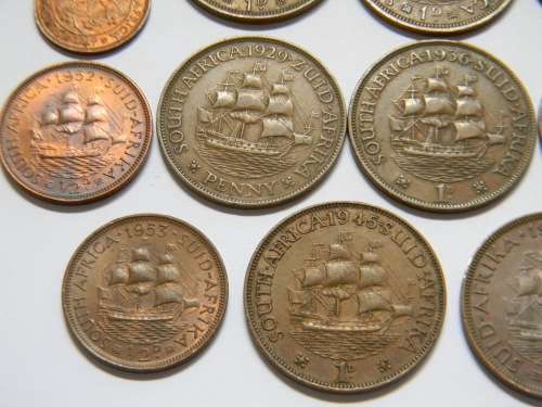 Group of 26 South African Farthings, 1/2 Pennies and Pennies 1923 - 1960 - Many UNC