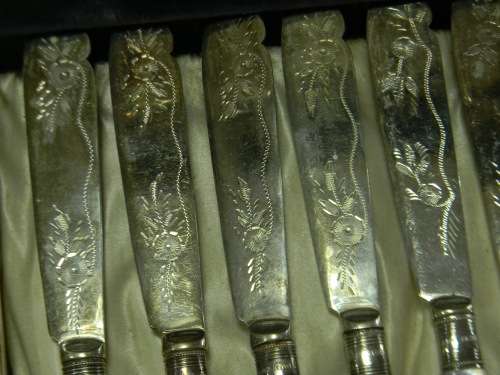 C.1910 Stunning Edwardian 12 Place Silver Collared Mother of Pearl Fish Set - in original box
